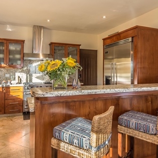 Full kitchen