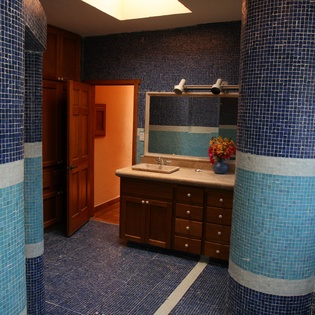 En suite bathroom