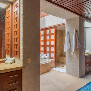 En suite bathroom