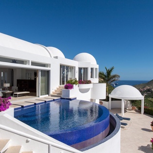 Infinity with gorgeous ocean view