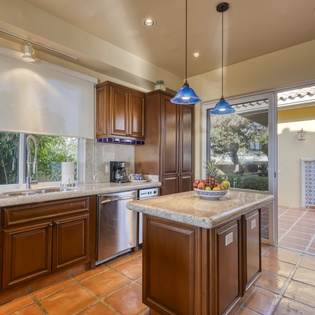Fully equipped kitchen