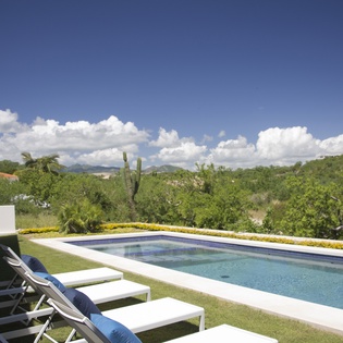 Pool and lounge