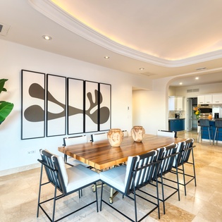 Dining area seating 8