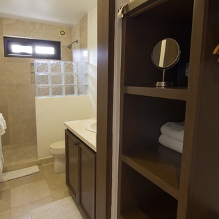 En-suite bathroom and closet