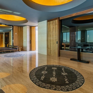 Interior entryway