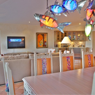 Dining area seating 8