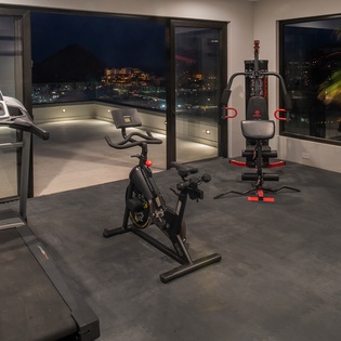 Villa fitness room