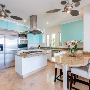 Fully equipped kitchen