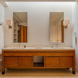 En- suite bathroom