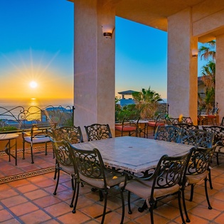 Outdoor dining seating 8 with ocean views