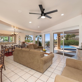 Spacious living room