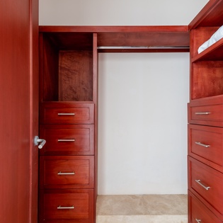 Walk-in closet