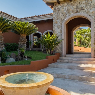 Villa entrance with beautiful fountain