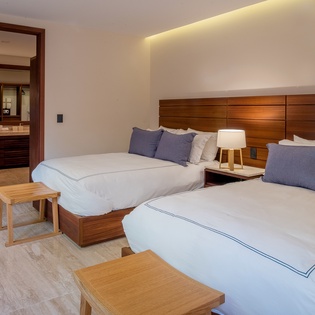 Double bed suite