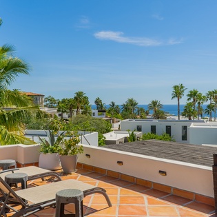 Lounge on the rooftop with incredible ocean views