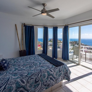 Suite with access to terrace and ocean view