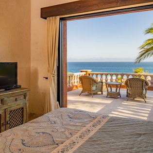 Bedroom suite with terrace and ocean view