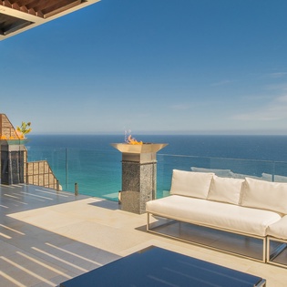 Sitting area with ocean view