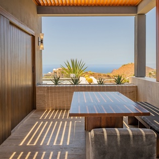 7th bedroom suite patio