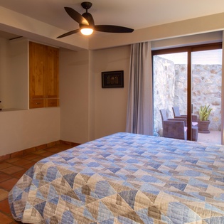 Suite with king bed-20