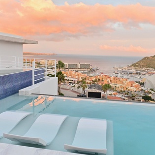 Enjoy the spectacular views from Villa Tanzanita de Law