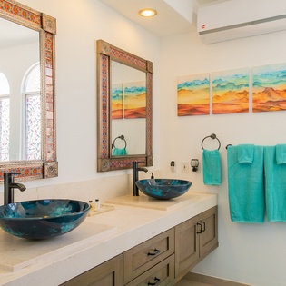 En-suite bathroom  with double sink
