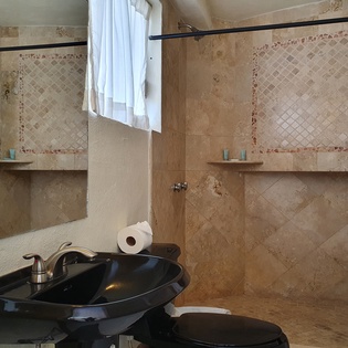Suite 3 bathroom