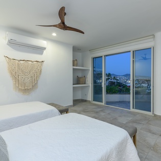 Double bed suite with terrace access