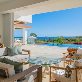 Casa Primavera- patio with outdoor seating