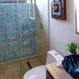 En-suite bathroom
