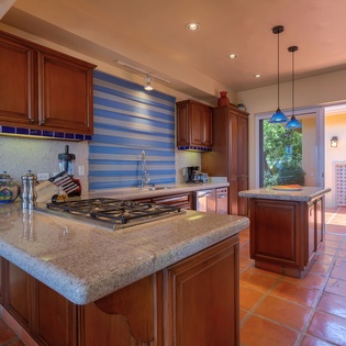 Fully equipped kitchen