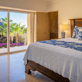 Queen suite with view