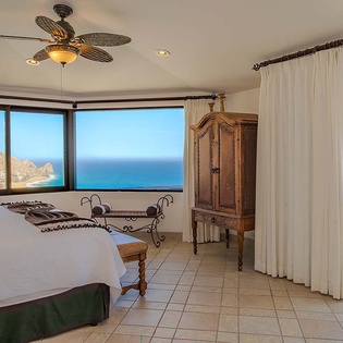 Step out from your private terrace to sweeping ocean views. Relax in comfortable coastal elegance, with traditional furnishings and brilliant blue horizons stretching before you.
