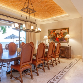 Dining area seating 8