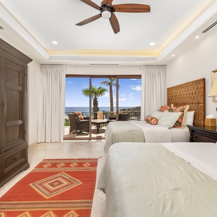 Double bed suite with ocean view