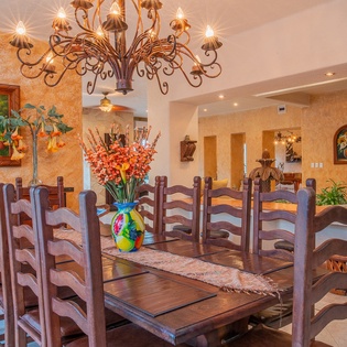 Dining area that sits 10