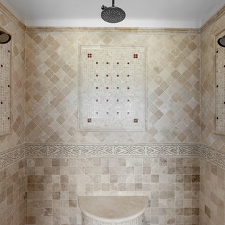 Grand walk in shower