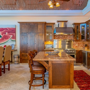 Dining area and fully equipped kitchen -22