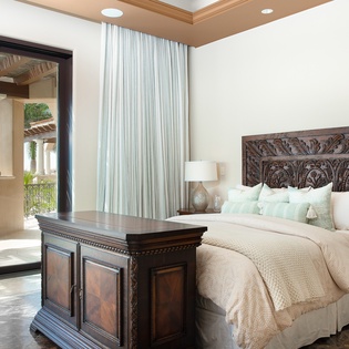 Bedroom suite with terrace access