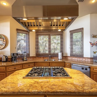 Fully equipped kitchen