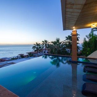 Infinity pool with ocean view