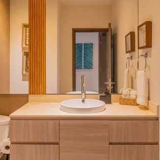 En-suite bathroom