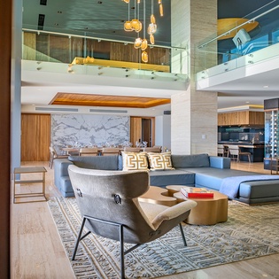 Spacious living room