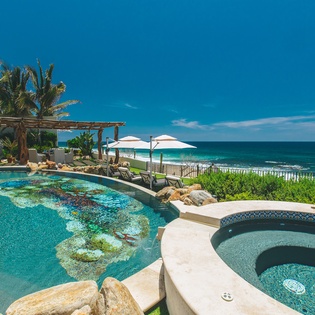 Poolside and jacuzzi with incredible ocean views-3