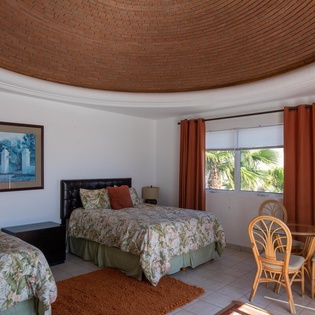 Double bed suite