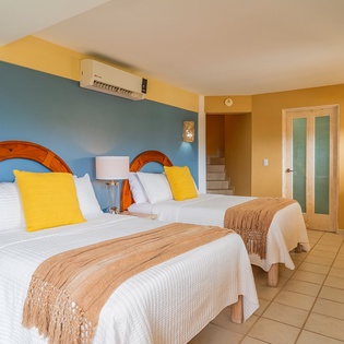 Double bed suite