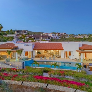 Casa Primavera- bird's eye view of villa