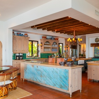 Fully equipped kitchen