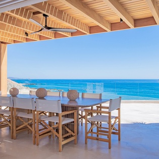 Outdoor dining with oceanviews