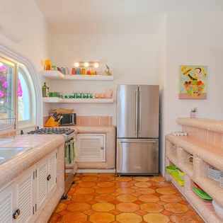 Fully equipped kitchen